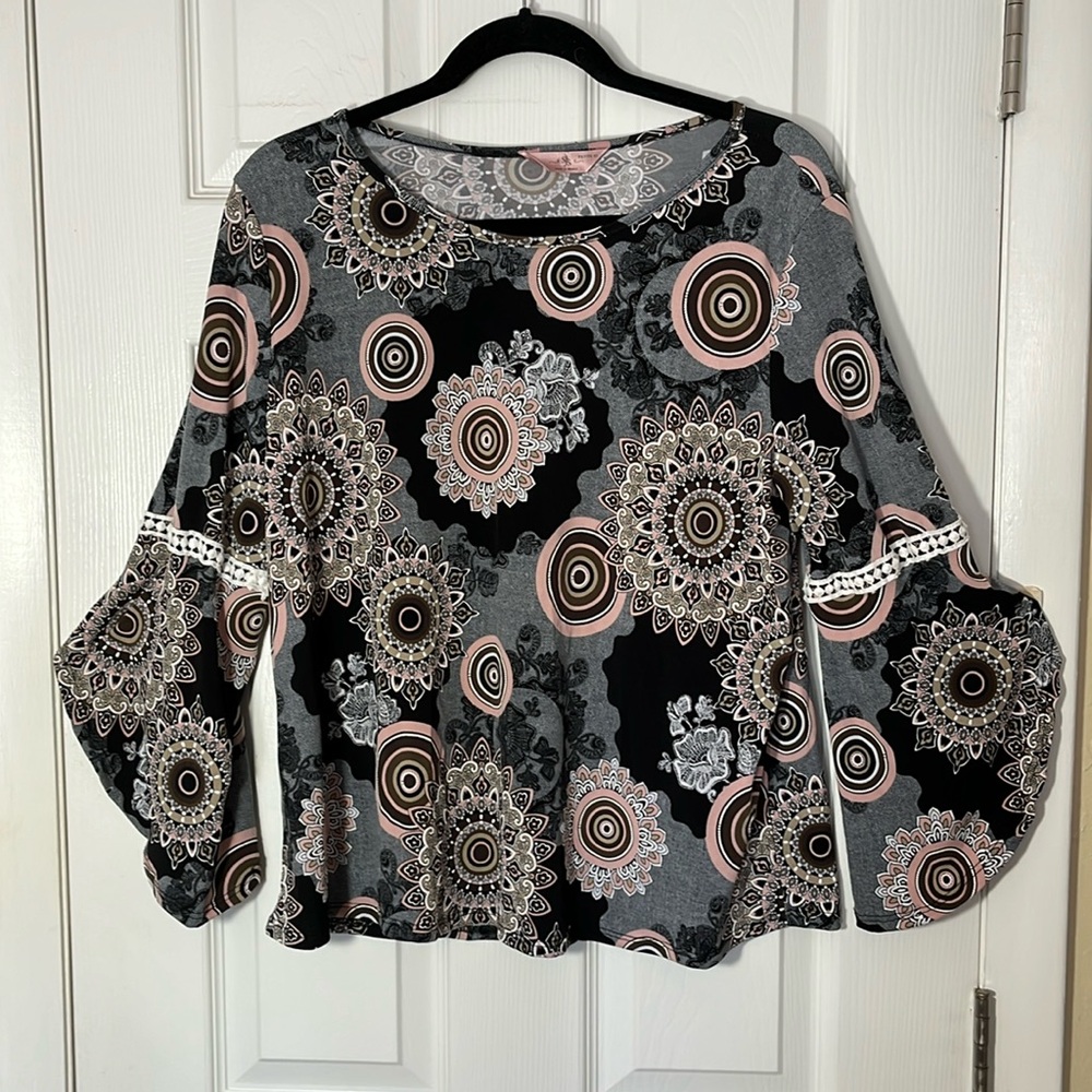 SJS pullover Y2K boho blk pink paisley texture rings flair bell sleeves PXL